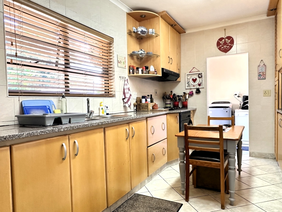 To Let 3 Bedroom Property for Rent in Panorama Western Cape